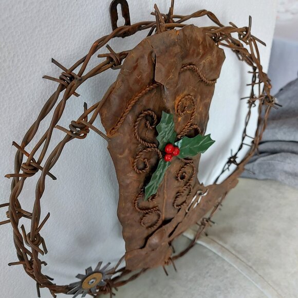 Barbed Wire Cowboy girl western Wreath 12" Metal Spur Holly Rustic Farmhouse - Picture 16 of 16